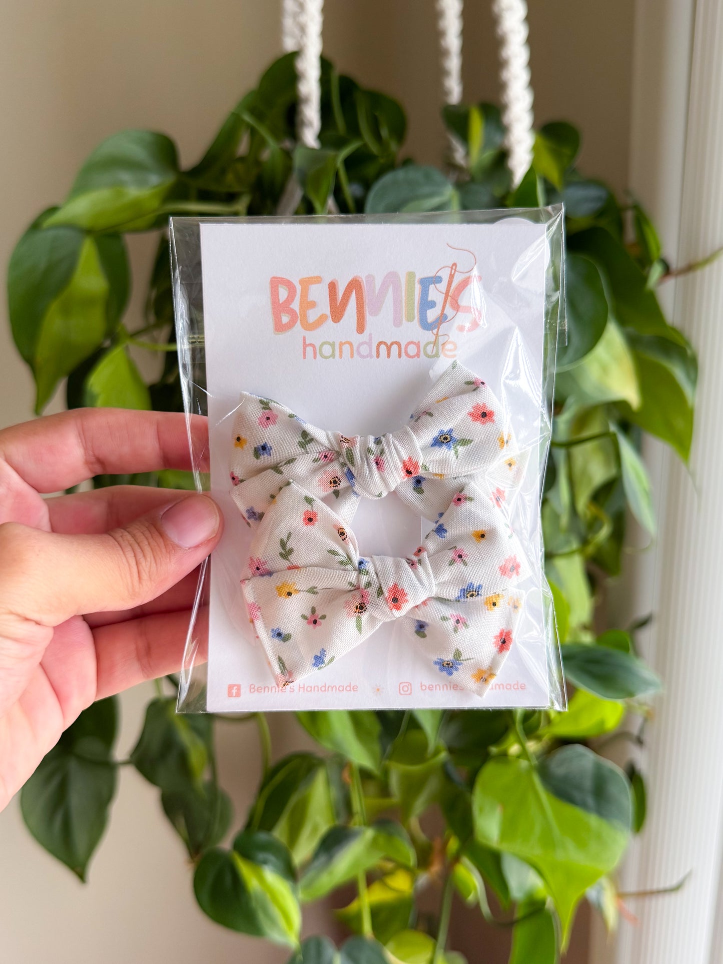 Dainty Floral - 3" bows on clips