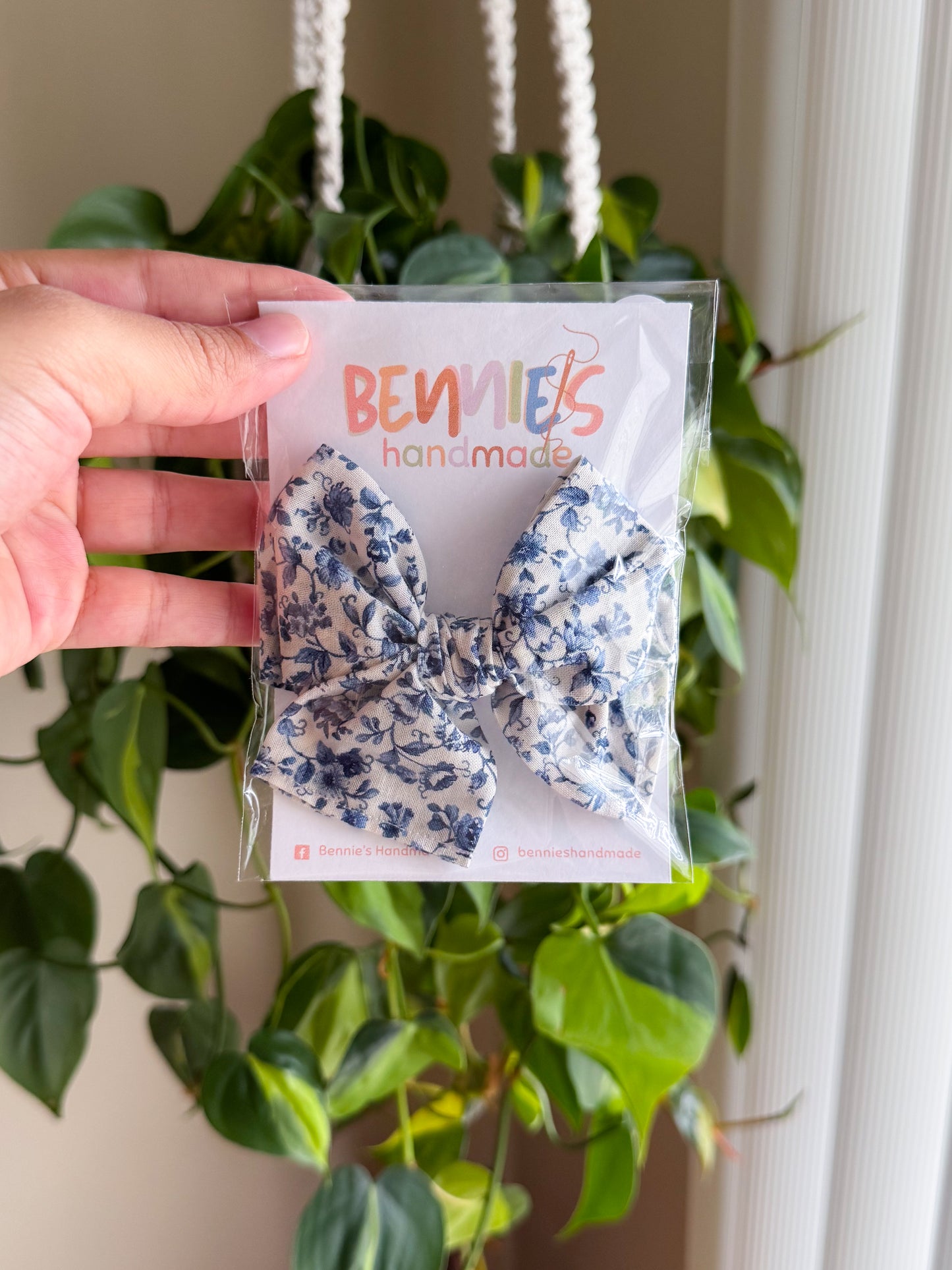 Blue Floral - 4" bow on clip