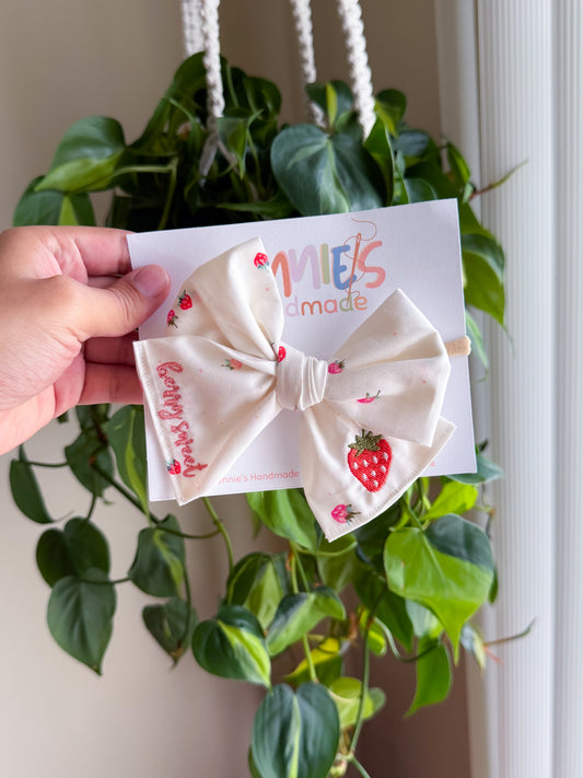 Berry Sweet - 5" bow on nylon