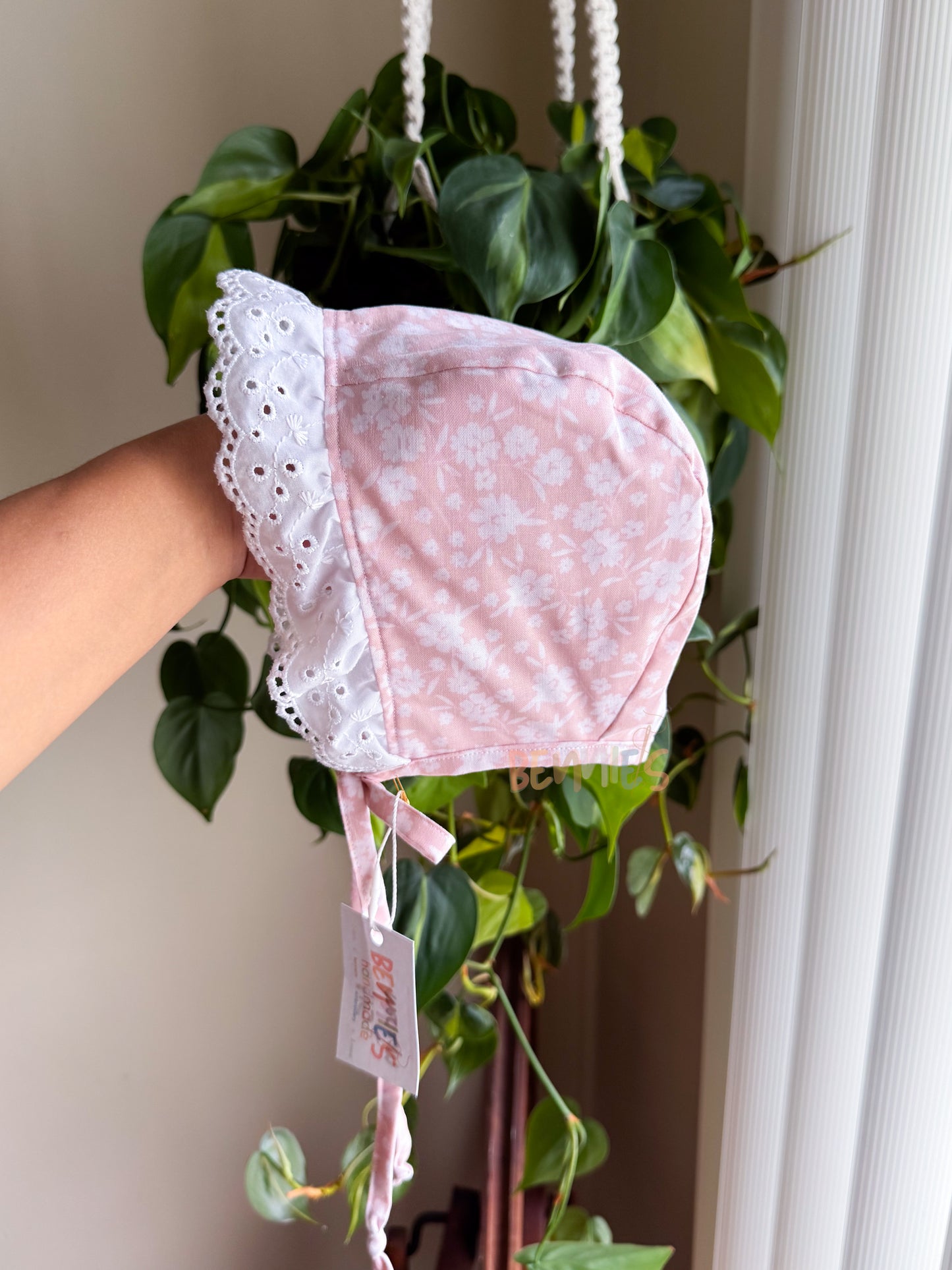 Floral Lace Bonnet - Medium